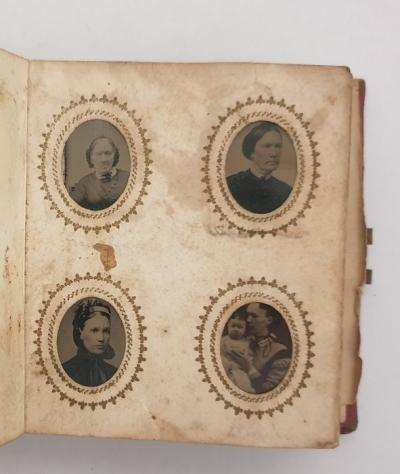 ANONIMO - ALBUM FERROTIPIAGEM Tintype-Datato december 25th 1870 (96 ferrotipi)