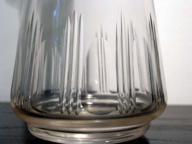 Antica bottiglia in vetro soffiato con tappo