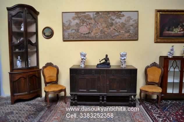 Antica credenza-madia a due sportelli stile Neorinascimento