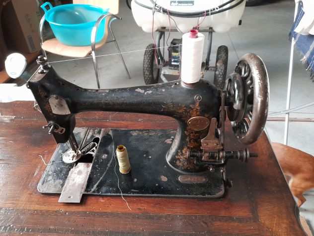 Antica macchina da cucire CLEMENS MULLER DRESDEN