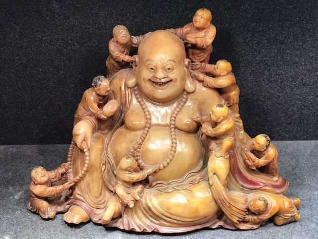 Antica statua cinese Shoushan scolpita in pietra del Buddha Maitreya