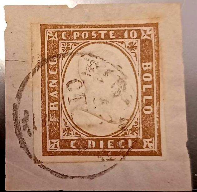 Antichi Stati italiani - Sardegna 1850 - 10 cent. Bruno cioccolato scuro, su frammento - Sassone 14Ce