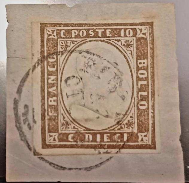 Antichi Stati italiani - Sardegna 1850 - 10 cent. Bruno cioccolato scuro, su frammento - Sassone 14Ce