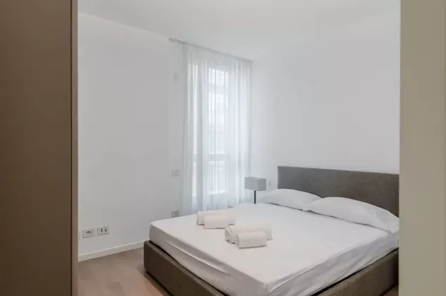 Appartamento con due camere da letto completamente arredato, moderno ed elegante