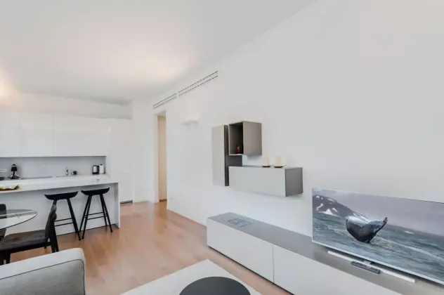 Appartamento con due camere da letto completamente arredato, moderno ed elegante