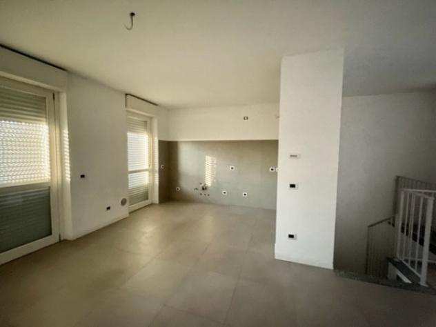 Appartamento di 100 msup2 con 3 locali e box auto doppio in affitto a Seregno