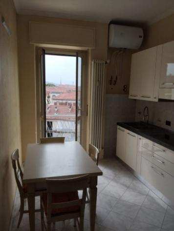 Appartamento di 100 msup2 con 4 locali in affitto a Torino