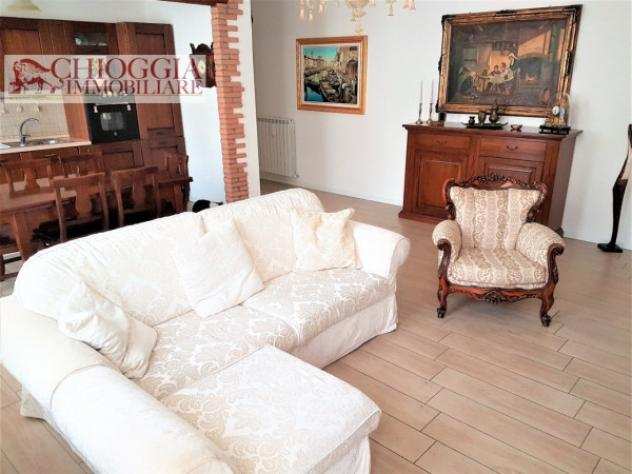 Appartamento di 100 msup2 con 4 locali in vendita a Chioggia