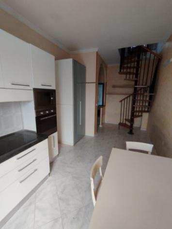 Appartamento di 100 msup2 con piugrave di 5 locali in affitto a Torino