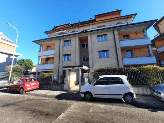 Appartamento di 103 msup2 con 3 locali e box auto doppio in vendita a Busto Arsizio