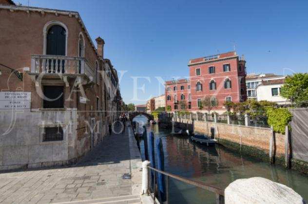 Appartamento di 105 msup2 con 3 locali in vendita a Venezia