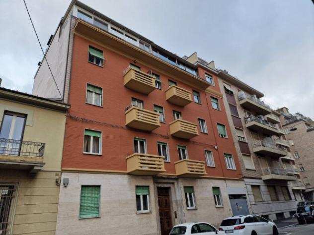 Appartamento di 106 msup2 con 4 locali in vendita a Torino