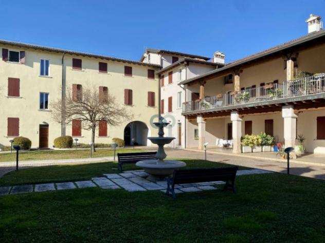 Appartamento di 107 msup2 con 3 locali e box auto in affitto a Desenzano del Garda