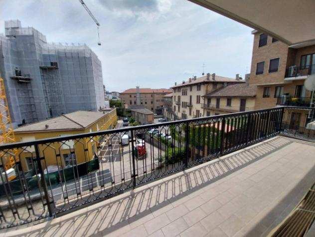 Appartamento di 115 msup2 con 3 locali e box auto in affitto a Bergamo