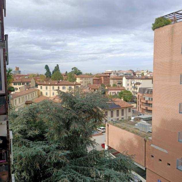 Appartamento di 115 msup2 con 4 locali in affitto a Bologna