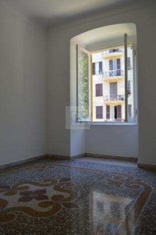 Appartamento di 120 msup2 con 4 locali in affitto a Genova