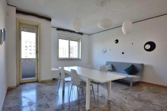 Appartamento di 120 msup2 con 4 locali in affitto a Milano