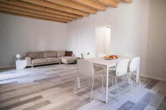 Appartamento di 120 msup2 con 4 locali in affitto a Toscolano-Maderno