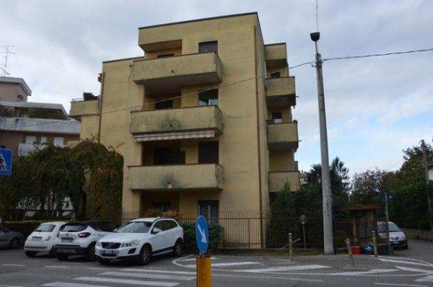 Appartamento di 121 msup2 con 3 locali e box auto in vendita a Cardano al Campo