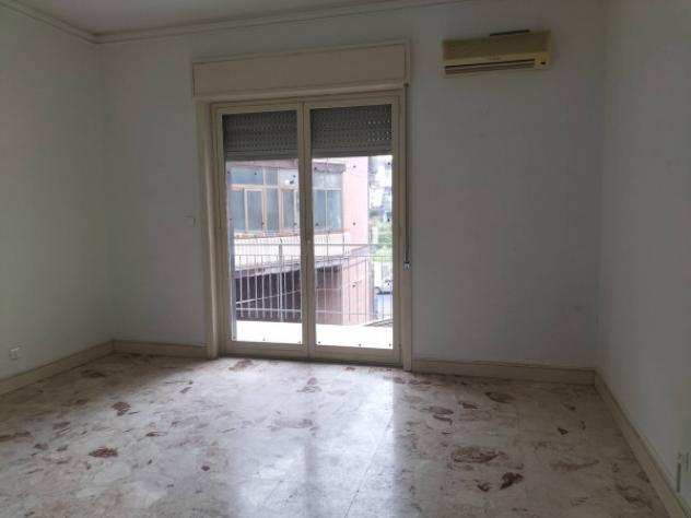 Appartamento di 130 msup2 con 4 locali in affitto a Gravina di Catania