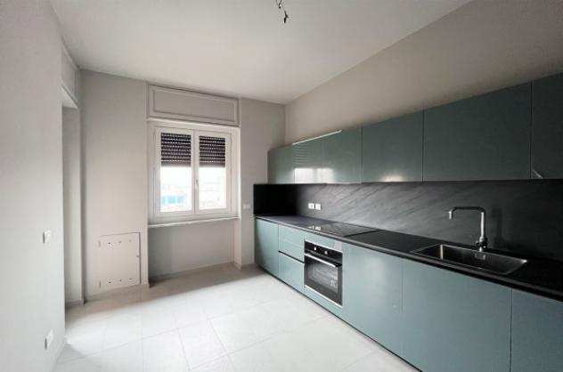 Appartamento di 134 msup2 con 4 locali in affitto a Torino