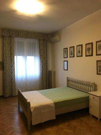 Appartamento di 135 msup2 con 5 locali in affitto a Modena