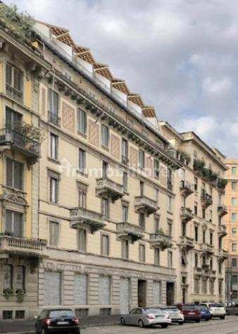 Appartamento di 136 msup2 con 3 locali e box auto doppio in vendita a Milano