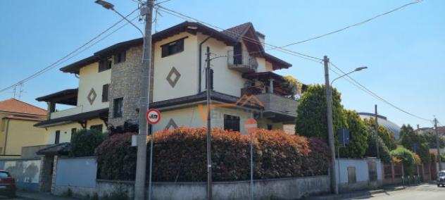 Appartamento di 140 msup2 con 3 locali e box auto doppio in vendita a San Giorgio Su Legnano