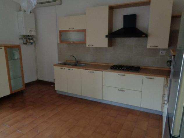 Appartamento di 140 msup2 con 4 locali in affitto a Cremona
