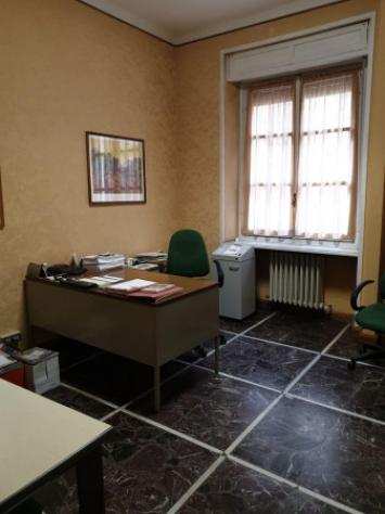 Appartamento di 150 msup2 con piugrave di 5 locali in vendita a Torino