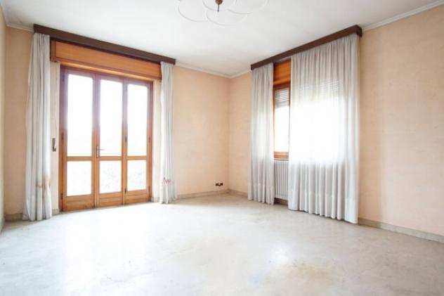 Appartamento di 154 msup2 con 5 locali in affitto a Casnigo