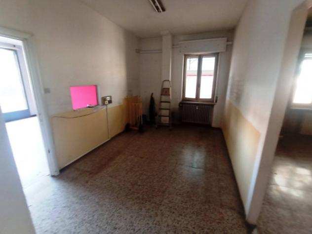 Appartamento di 155 msup2 con 5 locali in vendita a Pavia