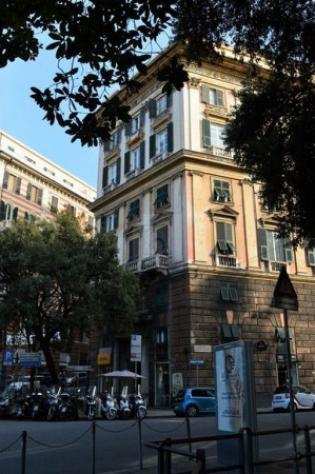 Appartamento di 180 msup2 con piugrave di 5 locali in vendita a Genova