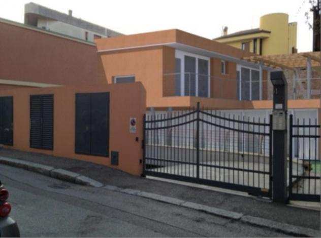 Appartamento di 53 msup2 con 2 locali e box auto in vendita a Verona