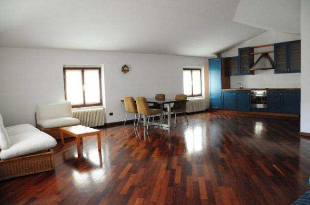 Appartamento di 70 msup2 con 2 locali in affitto a Sarnico