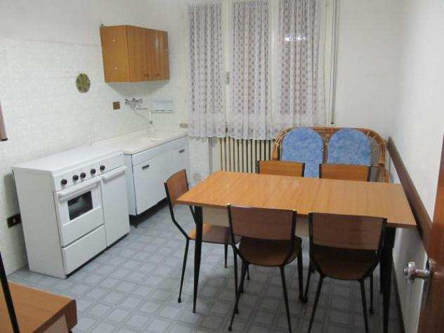 Appartamento di 70 msup2 con 3 locali in affitto a Cervia