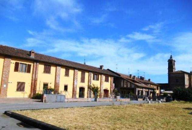 Appartamento di 75 msup2 con 2 locali e box auto doppio in vendita a Sannazzaro de Burgondi