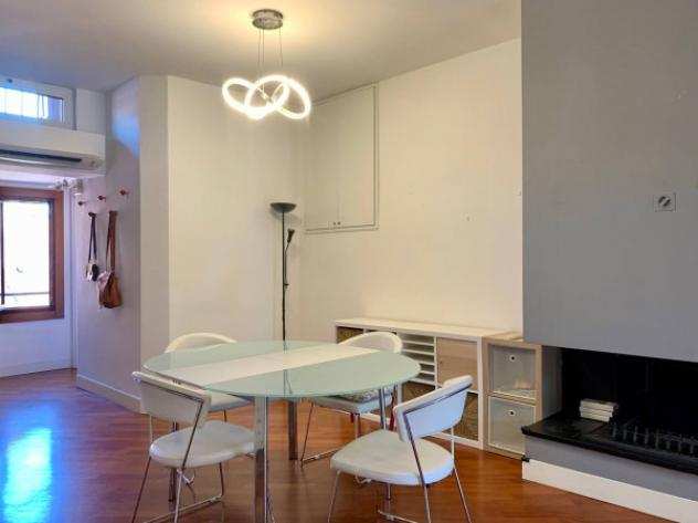 Appartamento di 76 msup2 con 3 locali in affitto a Milano