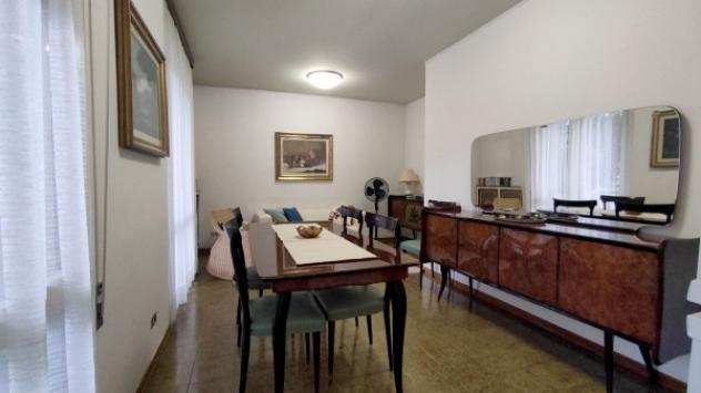 Appartamento di 78 msup2 con 4 locali in affitto a Riccione