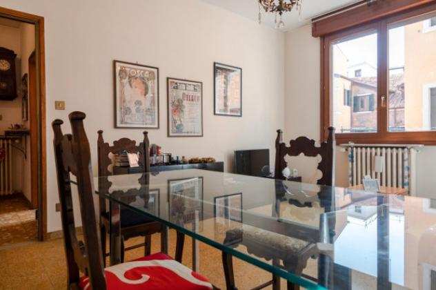 Appartamento di 80 msup2 con 4 locali in vendita a Venezia