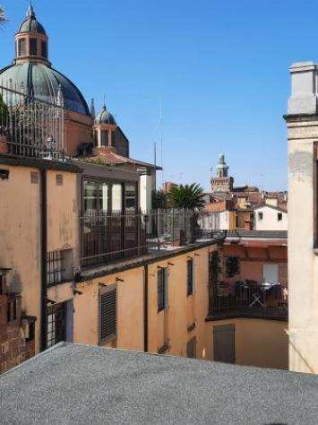 Appartamento di 84 msup2 con 2 locali in affitto a Bologna