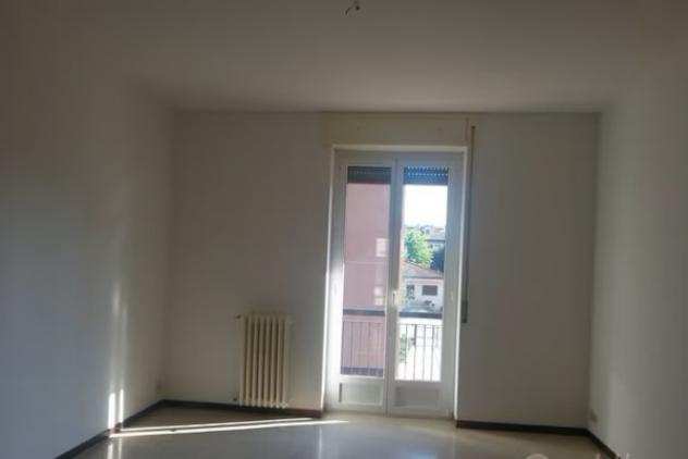 Appartamento di 85 msup2 con 3 locali in affitto a Pavia