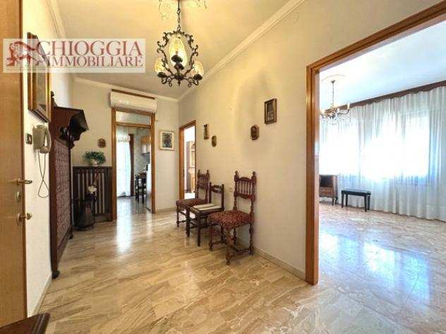 Appartamento di 85 msup2 con 4 locali in vendita a Chioggia