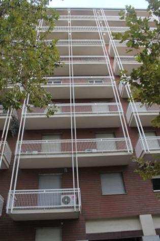 Appartamento di 88 msup2 con 3 locali in affitto a Torino