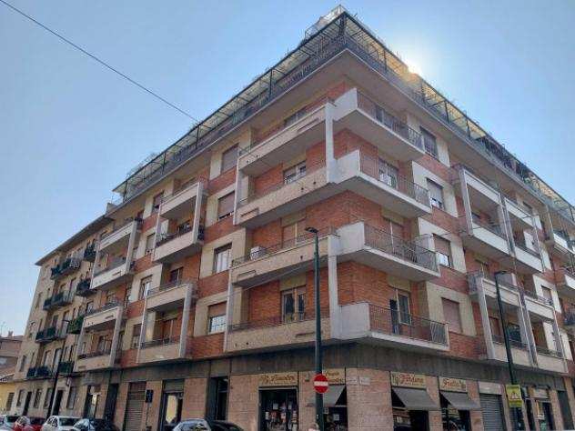 Appartamento di 90 msup2 con 3 locali e box auto doppio in vendita a Torino