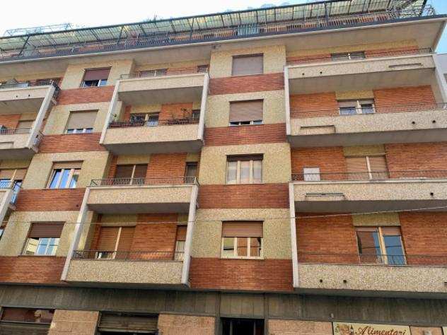 Appartamento di 90 msup2 con 3 locali e box auto doppio in vendita a Torino