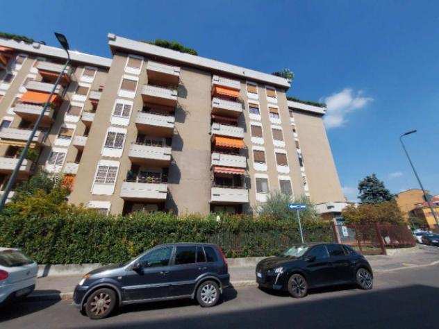 Appartamento di 90 msup2 con 3 locali in affitto a Milano