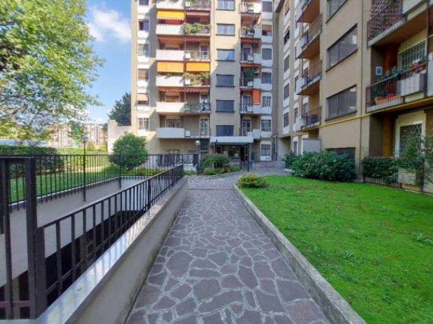 Appartamento di 90 msup2 con 3 locali in affitto a Milano