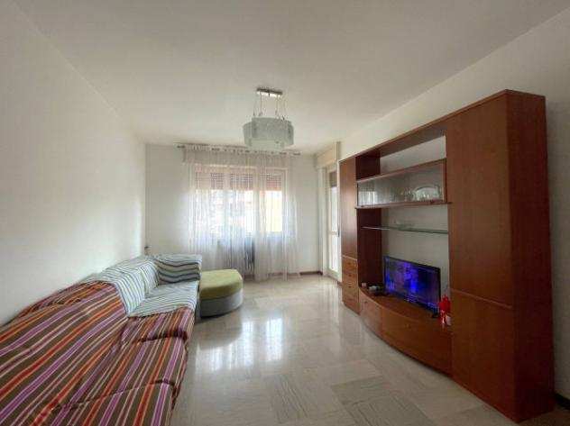 Appartamento di 90 msup2 con 3 locali in affitto a Novara