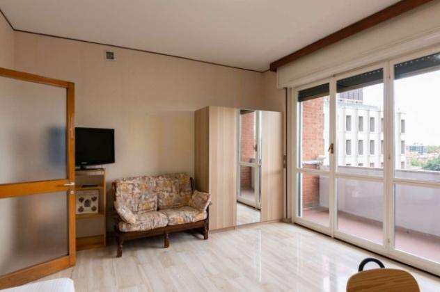 Appartamento di 90 msup2 con 4 locali in affitto a Milano